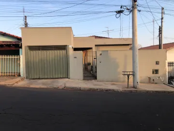 Comprar Residenciais / Casas em Santa Cruz do Rio Pardo R$ 300.000,00 - Foto 2