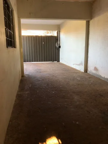 Comprar Residenciais / Casas em Santa Cruz do Rio Pardo R$ 300.000,00 - Foto 5