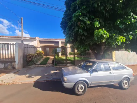 Residenciais / Casas em Santa Cruz do Rio Pardo 