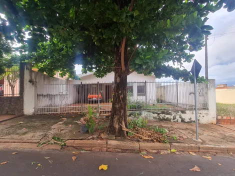 Residenciais / Casas em Santa Cruz do Rio Pardo , Comprar por R$350.000,00