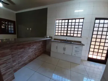 Alugar Residenciais / Casas em Santa Cruz do Rio Pardo R$ 1.150,00 - Foto 6