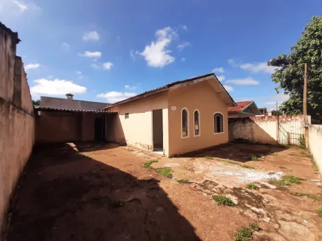 Alugar Residenciais / Casas em Santa Cruz do Rio Pardo R$ 820,00 - Foto 2