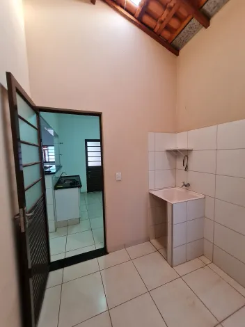 Alugar Residenciais / Casas em Santa Cruz do Rio Pardo R$ 1.200,00 - Foto 13