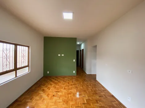 Alugar Residenciais / Casas em Santa Cruz do Rio Pardo R$ 1.700,00 - Foto 8