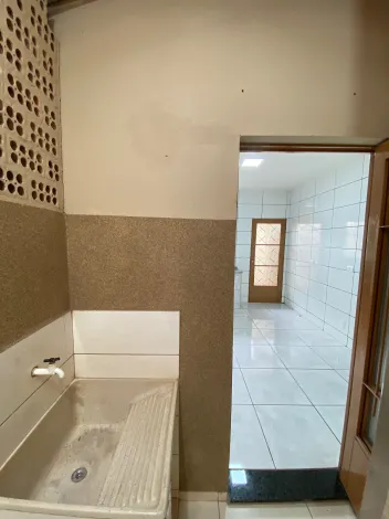 Alugar Residenciais / Casas em Santa Cruz do Rio Pardo R$ 1.700,00 - Foto 30