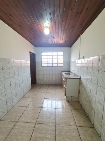 Alugar Residenciais / Casas em Santa Cruz do Rio Pardo R$ 1.300,00 - Foto 8