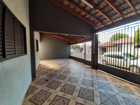 Alugar Residenciais / Casas em Santa Cruz do Rio Pardo R$ 800,00 - Foto 6