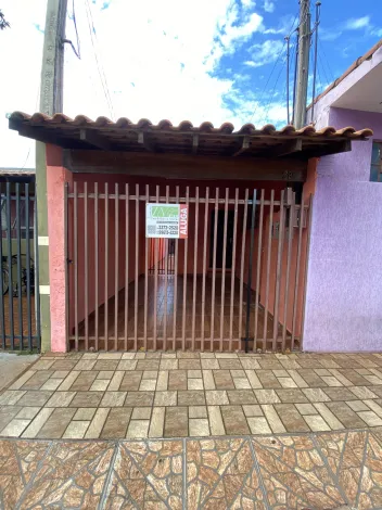 Alugar Residenciais / Casas em Santa Cruz do Rio Pardo. apenas R$ 1.150,00