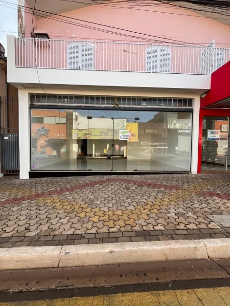 Alugar Comerciais / Galpão em Santa Cruz do Rio Pardo. apenas R$ 5.500,00