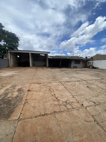 Alugar Comerciais / Galpão em Santa Cruz do Rio Pardo R$ 3.500,00 - Foto 2