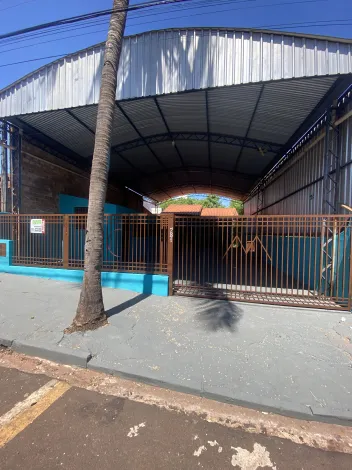 Residenciais / Casas em Santa Cruz do Rio Pardo Alugar por R$3.500,00